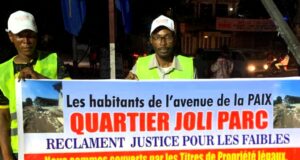 Démolitions imminentes sur l’avenue de la Paix : les larmes des femmes ébranlées