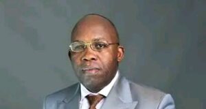 Crise sécuritaire Est de la RDC : Devos Kitoko s’indigne du retour de Joseph Kabila via la zone occupée par le M23-AFC