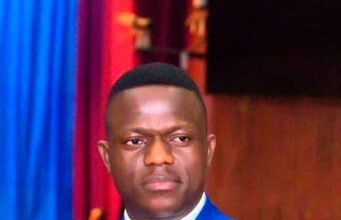 Crise sécuritaire dans l’Est de la RDC : le député national Joseph Nkoy tape du poing sur la table